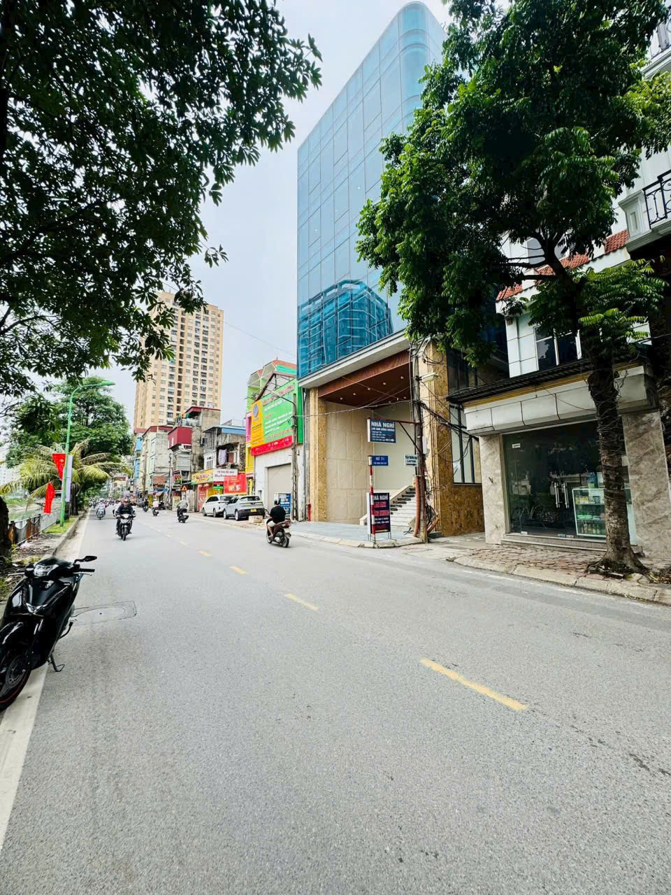 🌷TOÀ BUILDING MẶT PHỐ 8 NỔI + 1 HẦM – NẰM  NGAY  TRÊN MẶT PHỐ VIP CỰC VIP ĐỊNH CÔNG , TRỊNH ĐÌNH CỬU.
VỚI DIỆN TÍCH 190M TÒA NHÀ 9 TẦNG MẶT TIỀN 9M CHỈ 120 TỶ.