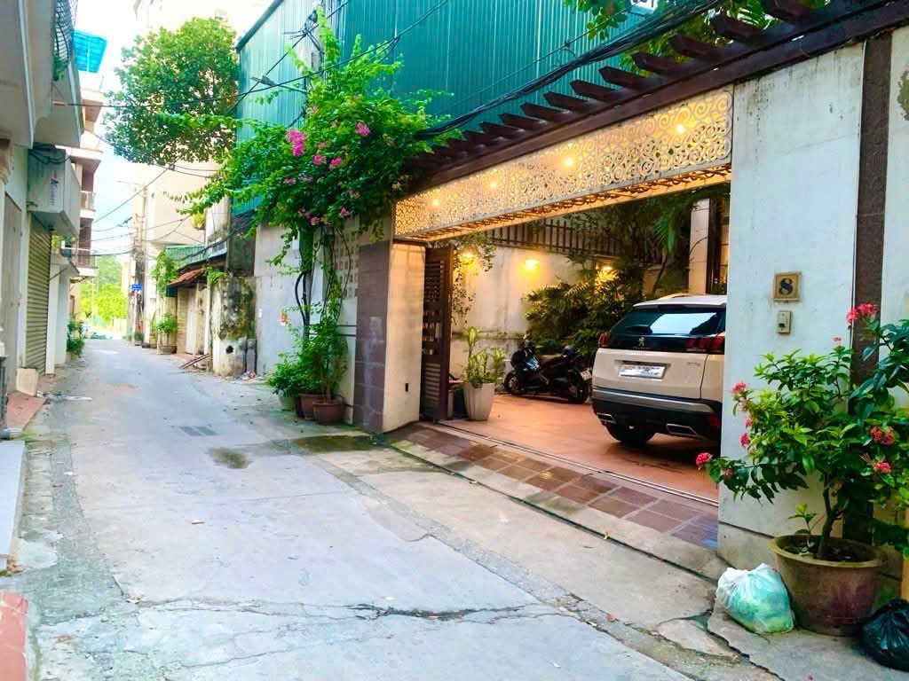 NHÀ PHỐ NGỌC THUỴ 180m – LONG  BIÊN giá đầu tư