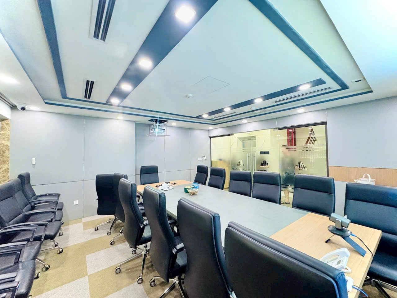 Bán tòa nhà mặt phố, view hồ Hạ Đình, Thanh Xuân, gần Royal City DT 80m2, 9 tầng MT 6m, có hầm, KD tuyệt