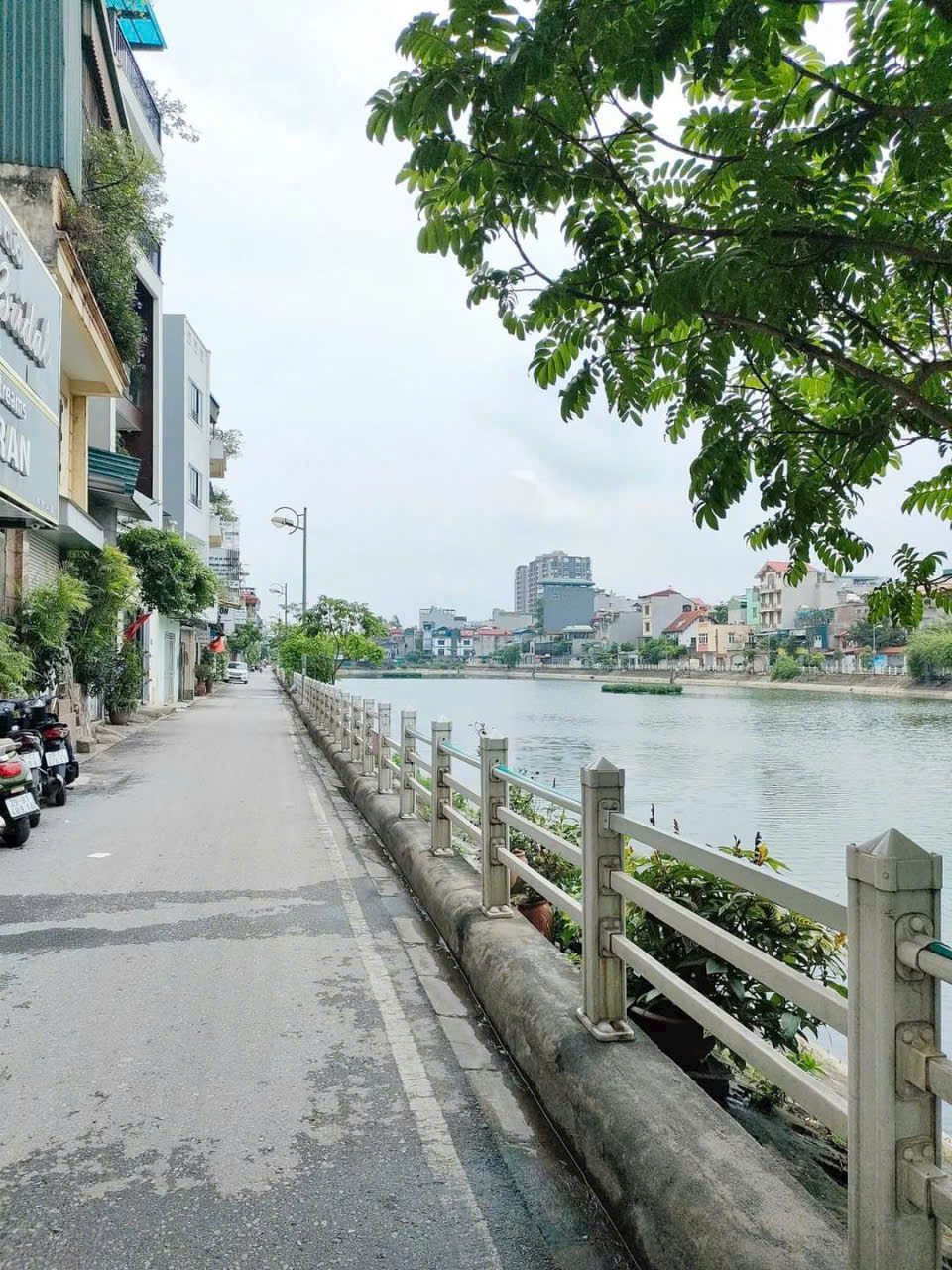 VIP HOT-  BÁN ĐẤT MẶT HỒ NGỌC LÂM – LONG BIÊN – HN