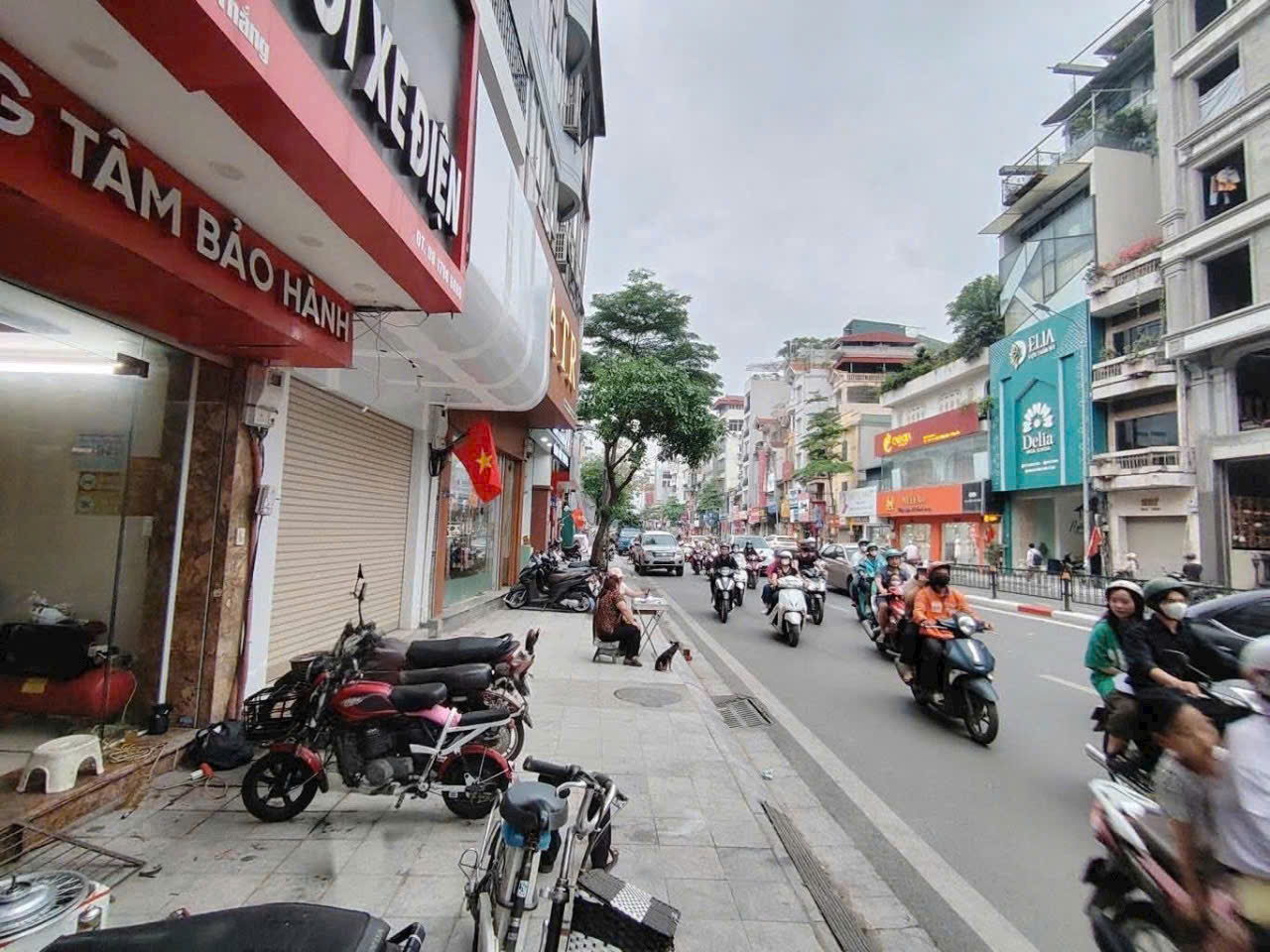 PHỐ VIP TÔN ĐỨC THẮNG – TRUNG TÂM ĐỐNG ĐA 🏆
📍 VỊ TRÍ ĐẮC ĐỊA – GẦN VĂN MIẾU QUỐC TỬ GIÁM, tâm điểm giao thương & văn hoá Thủ đô.💎 LỢI THẾ  VƯỢT TRỘI CÁC PHỐ KHÁC ĐÃ HẠ CHÀO