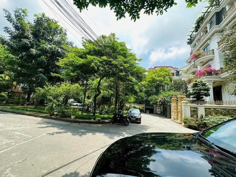 SIÊU PHẨM BIỆT THỰ VƯỜN ĐÀO – TÂY HỒ.
SIÊU VIP -CĂN NHÀ CHỈ GIÀNH CHO GIỚI GIÀU VÀ GIỚI TINH HOA.