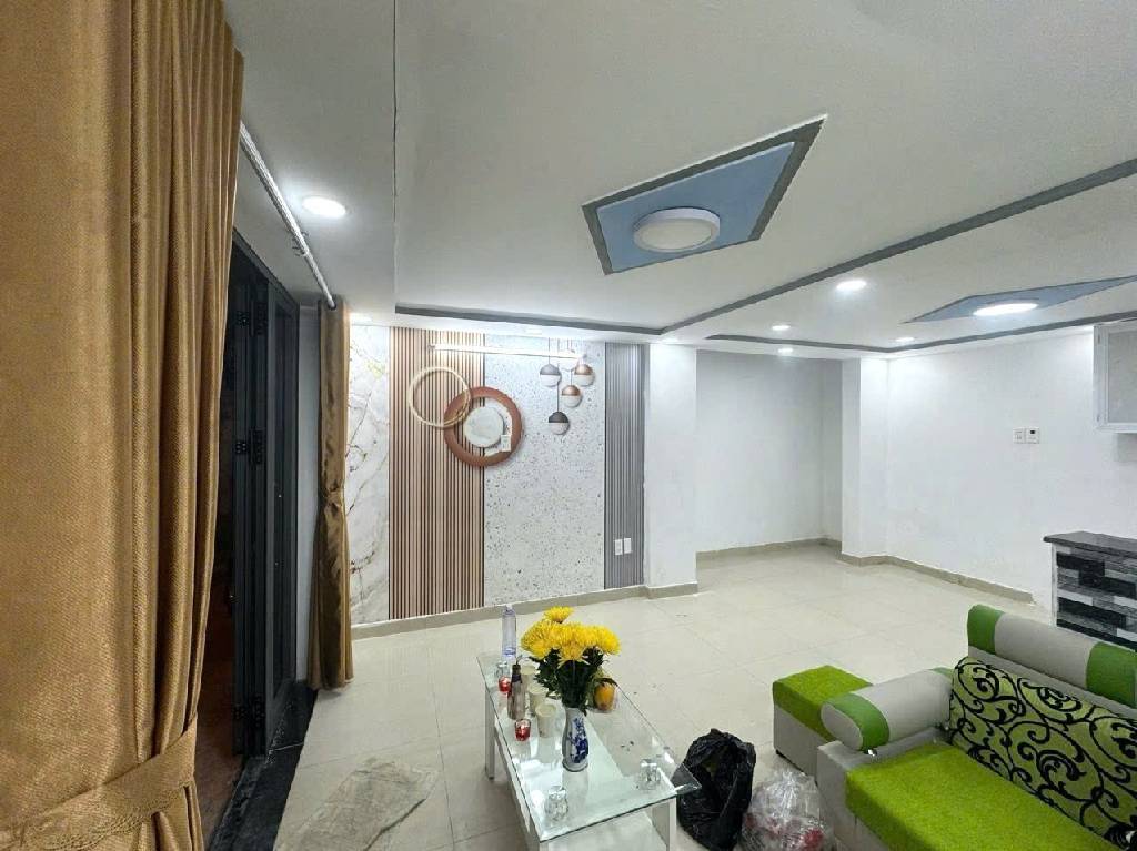 Bán nhà 2 tầng đẹp 30m² (5×6), Ngay Bình Long, gần Ngã Tư Bốn Xã, chỉ hơn 3 tỷ