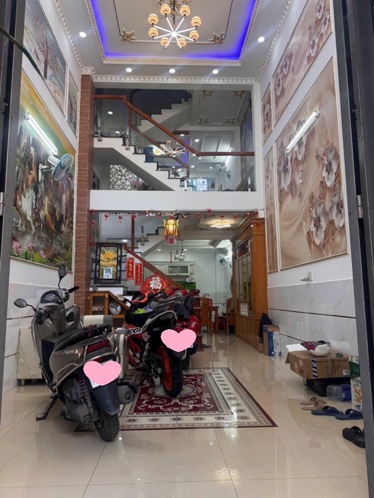 Bán nhà 5 tầng đẹp, 4×12 vuông vức, Hẻm xe tải Chiến Lược, sát Ngã Tư Bốn Xã, Chỉ hơn 6 tỷ