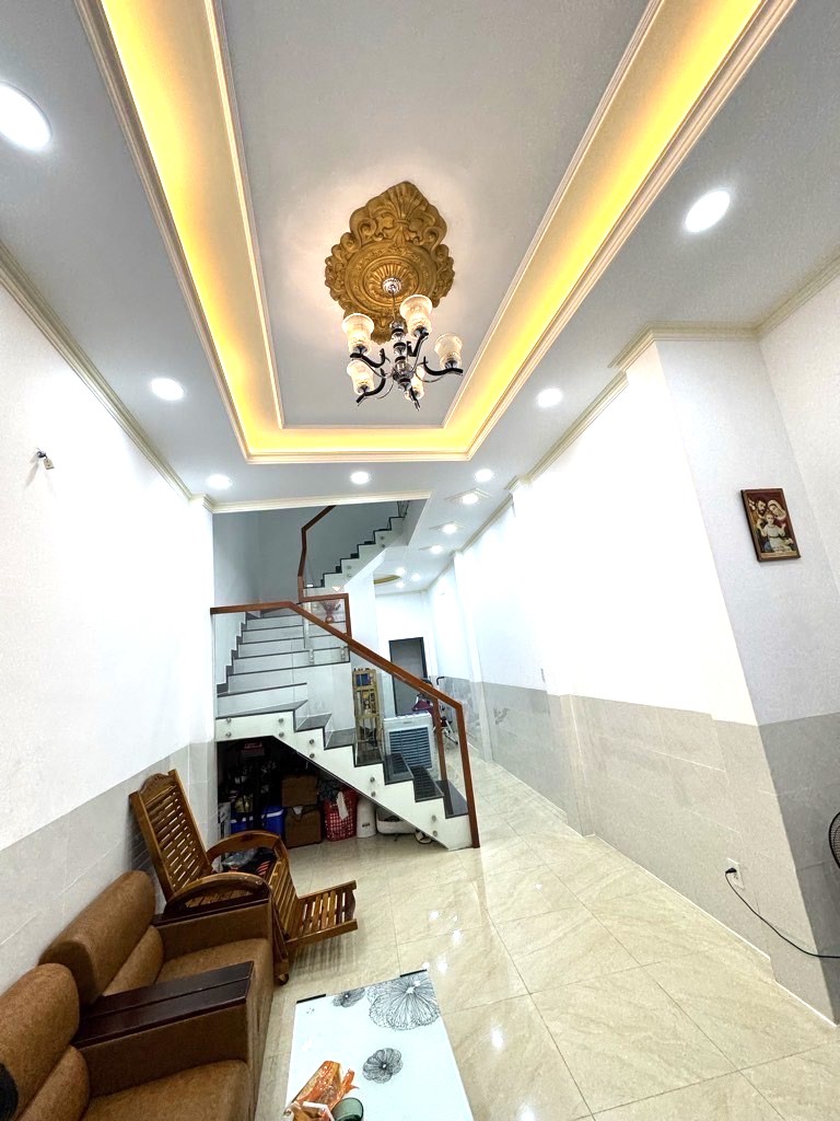 Bán nhà 4 tầng 56m2 Hậu Giang, đẹp lung linh, View kênh Lò Gốm, Him Lam, chỉ hơn 6 tỷ