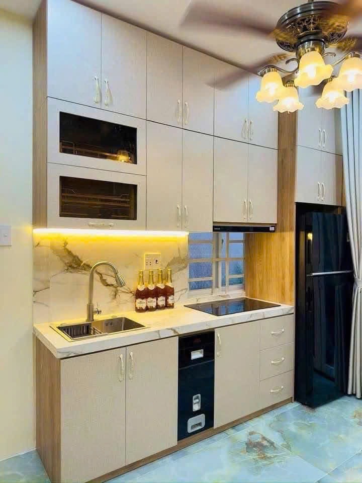 Bán nhà 3 tầng mới đẹp 46m2 sàn, Ngay Lạc Long Quân, Lý Thường Kiệt, Tân Bình, hơn 2 tỷ
