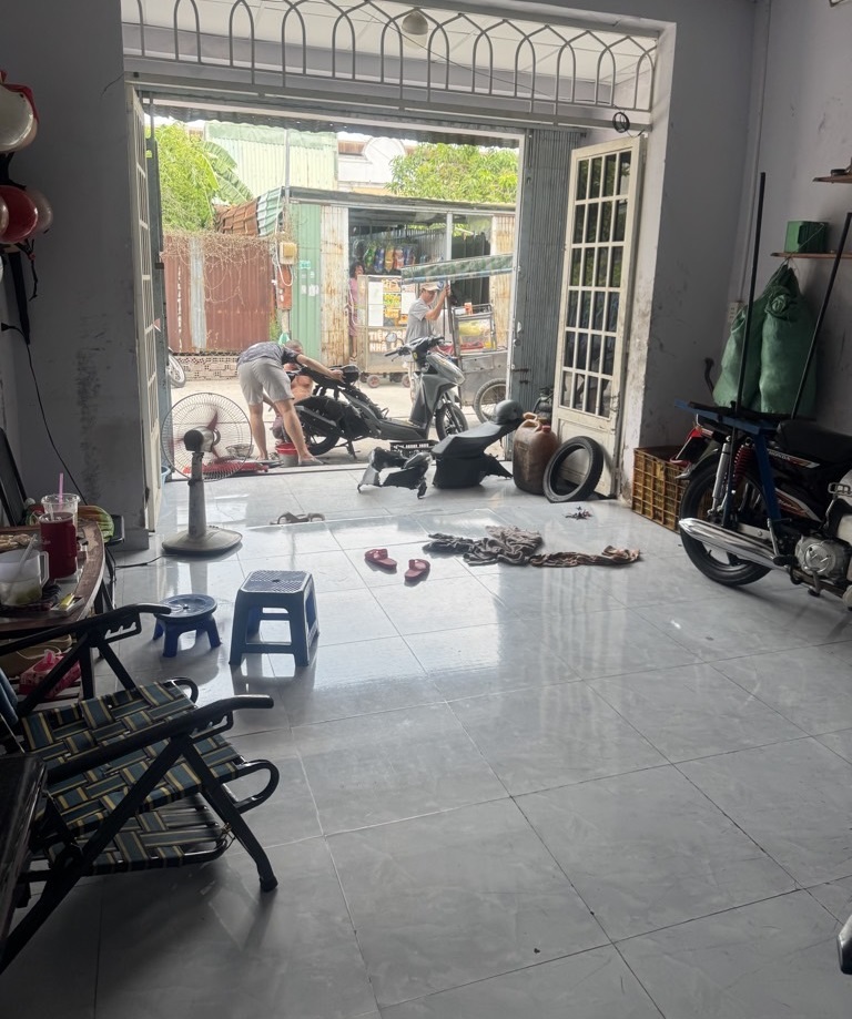 Bán nhà 2 tầng 40m2 (4×11), Hẻm xe tải Mã Lò, Gần Hương Lộ 2, Tân Kỳ Tân Quý, chỉ hơn 2 tỷ