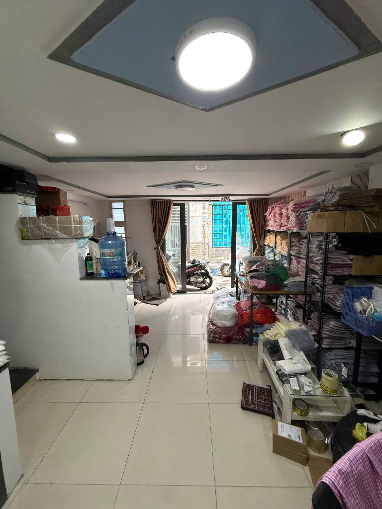 Bán nhà 2 tầng đẹp 30m² (5×6), Ngay Bình Long, gần Ngã Tư Bốn Xã, chỉ hơn 3 tỷ