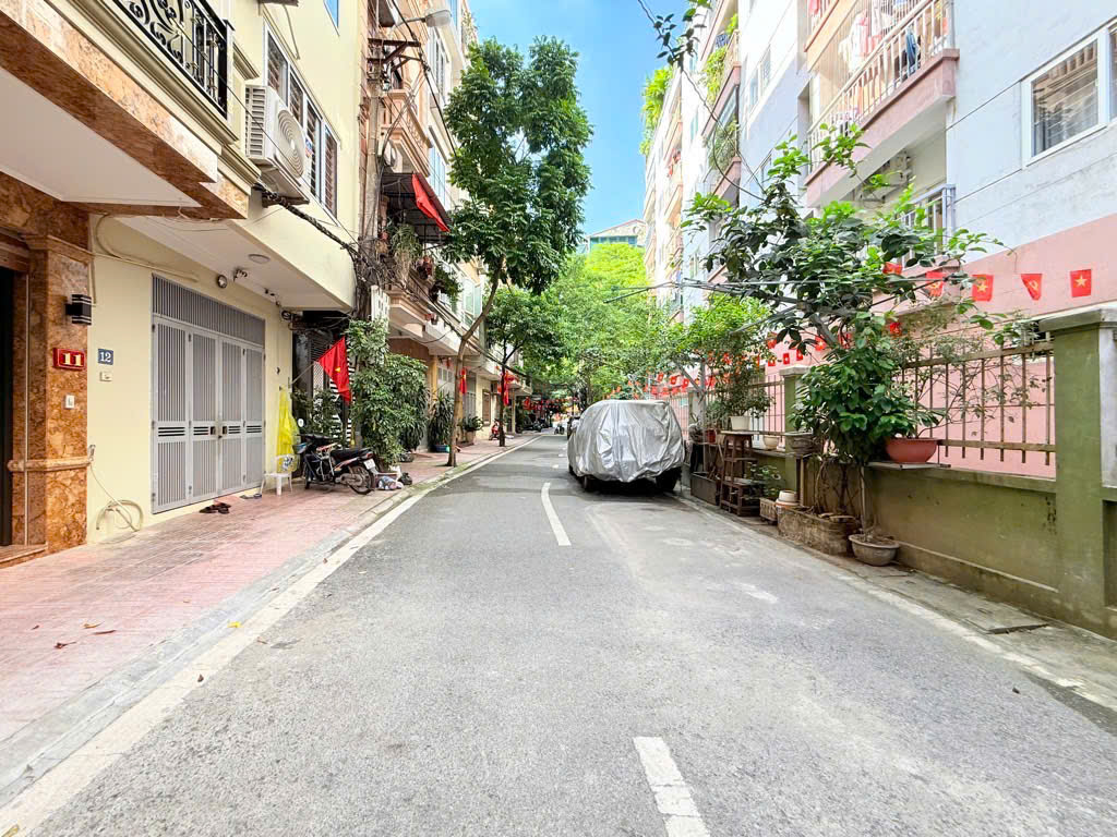 PHÂN LÔ – VỈA HÈ Ô TÔ TRÁNH – Kinh doanh văn phòng – 9 tầng – Full nội thất