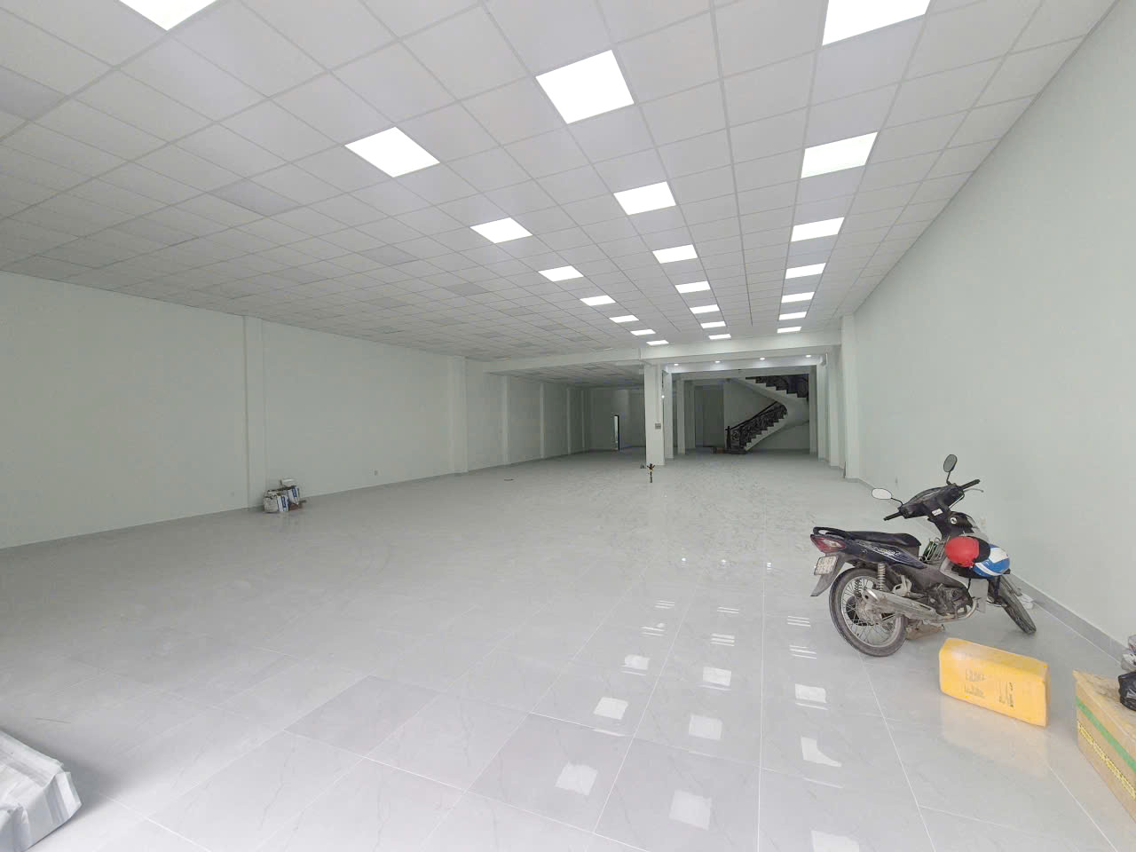 CHO THUÊ NHÀ (12m x 35m) MẶT TIỀN QL50 – VỊ TRÍ VÀNG NGAY TRUNG TÂM Q.8
