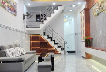 NHÀ ĐẸP VỊ TRÍ TỐT SÁT MT PHẠM THẾ HIỂN P5 Q8