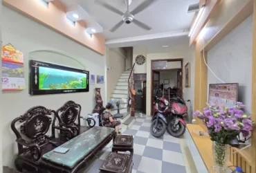 Bán Nhà Giếng Mứt 37m2. 4 tầng. mặt tiền 4.7m. giá 5.8 Tỷ Hai Bà Trưng Hà Nội