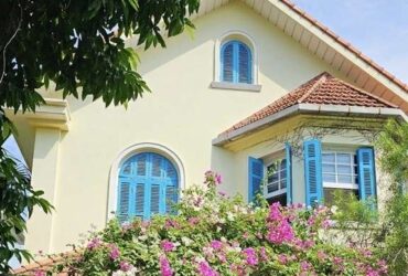 biệt thự sân vườn Hồng Tiến, 400m x 4 tầng, mặt tiền 11m, ôtô tránh, full thổ cư