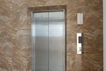 Cho thuê nhà hai mặt tiền, 105m2_ 5T; vỉa hè, Nguyễn Khánh Toàn-28 Tr