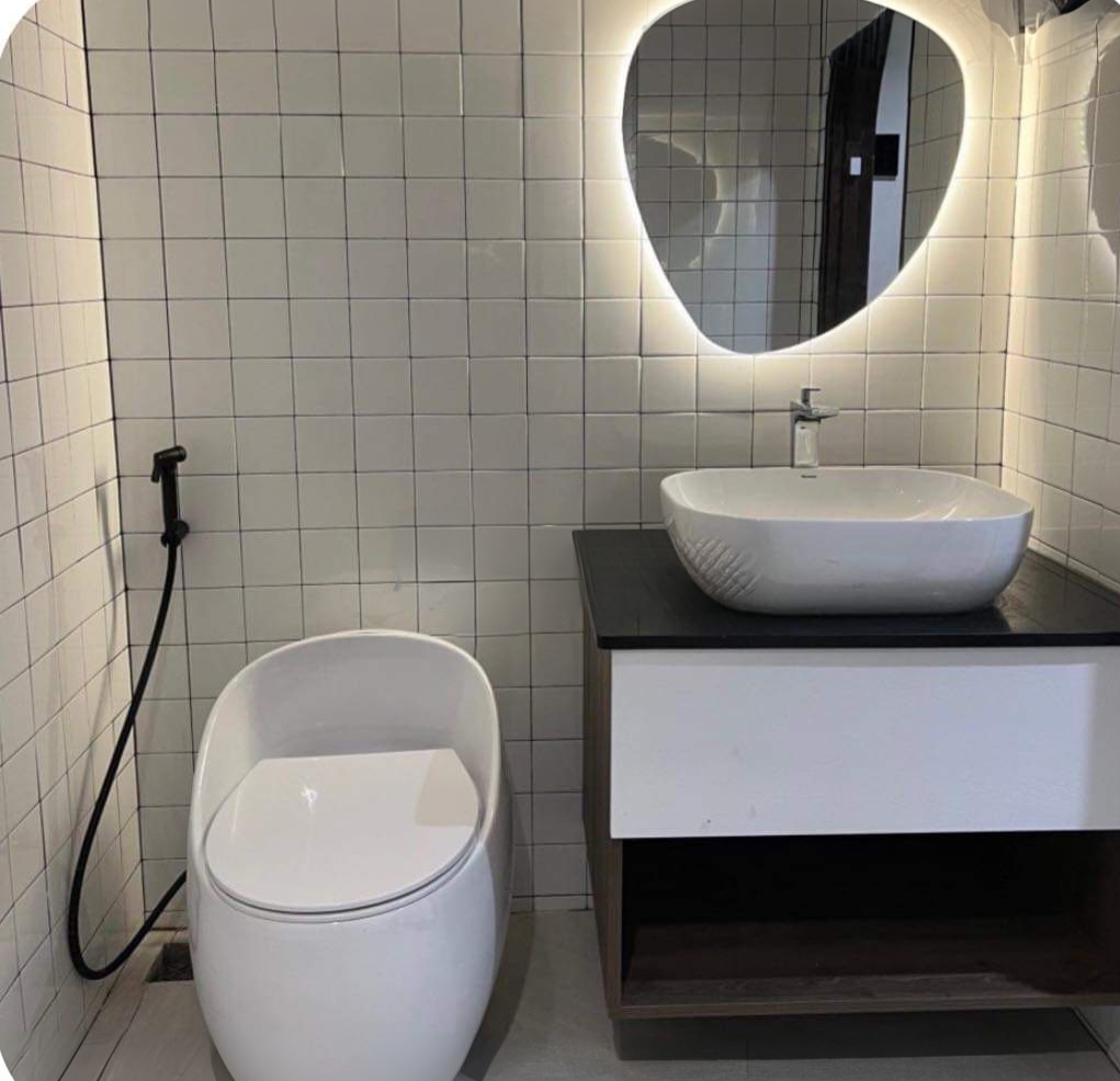 Mình cho thuê nhà mới, hai đường đi, 99m2_ 5T; vỉa hè, Thái Hà-33 Tr