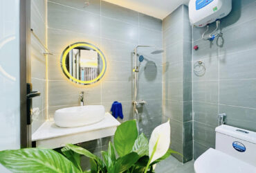Cho thuê nhà mới, hai cửa đi, Hoàng Văn Thái, 101m2x 5T vỉa hè 28 Tr