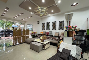 cần bán nhà mặt tiền đương B5 Khu Đô Thị Vĩnh Điềm Trung , diện tich 102 m2 Ngang 6m giá 8,9 tỷ .