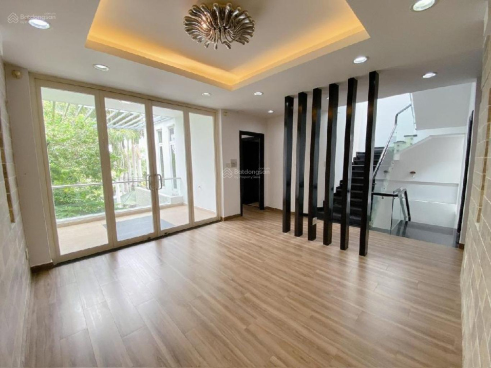 CHỈ 16.3 TỶ – 176m2 ( 9x20m) BIỆT THỰ 3 TẦNG VIEW SÔNG CỰC MÁT MẺ GẦN TRUONG2 QUỐC TẾ