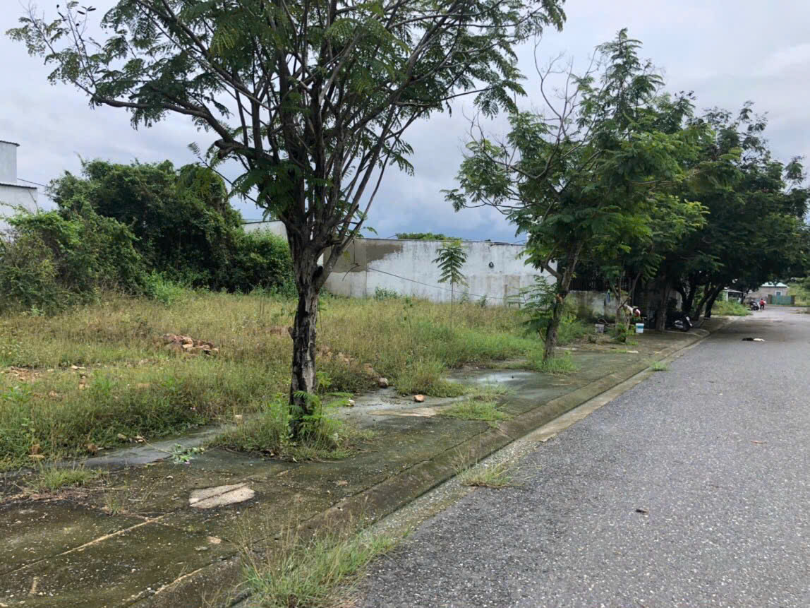 BÁN ĐẤT ĐƯỜNG 13M KHU TĐC ĐẤT LÀNH – VĨNH THÁI – DT: 72m2 ngang 4,5m lô sạch k hố ga dây điện – Hướng : Đông Nam