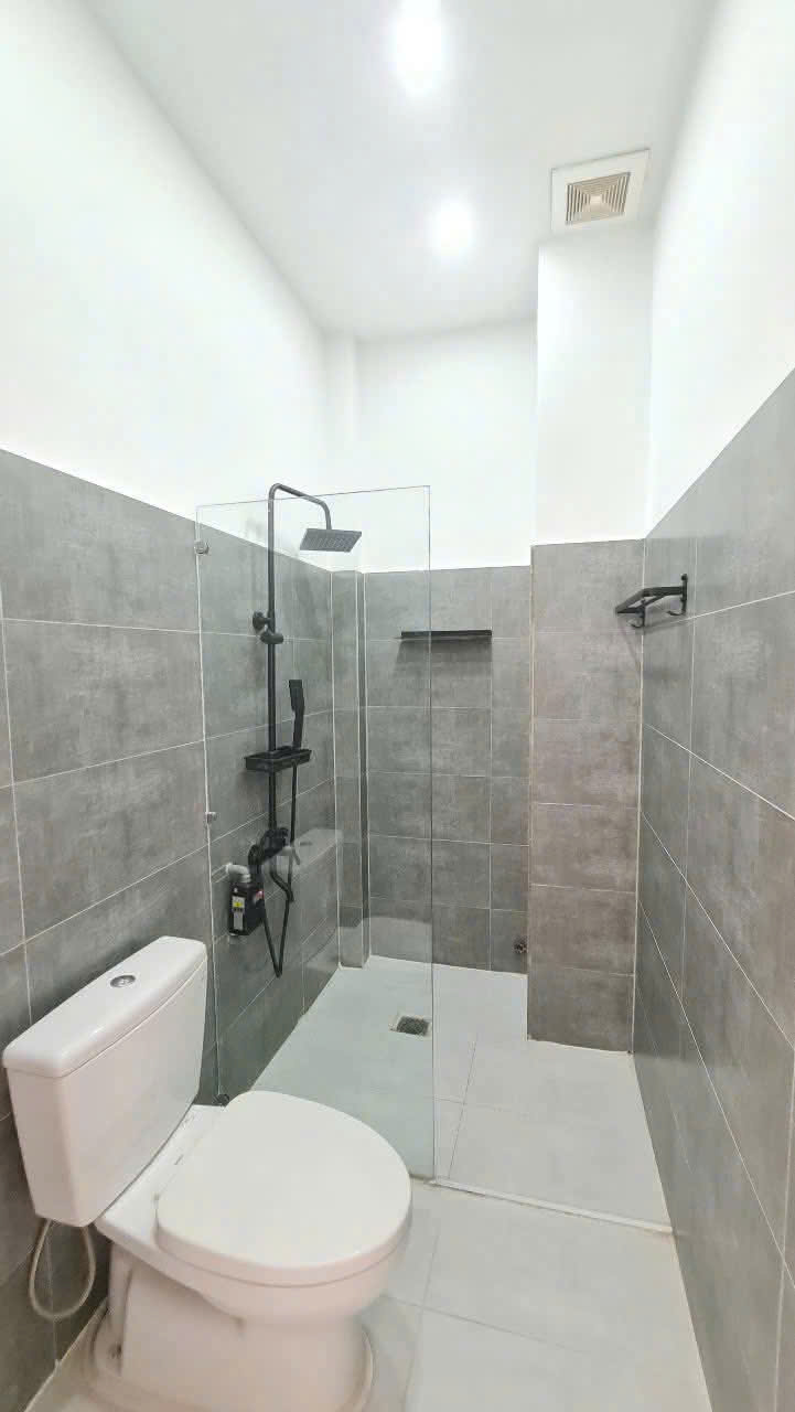 Cho thuê nhà Mặt Tiền Kinh doanh cạnh bên Chợ Đầm, Tp Nha Trang