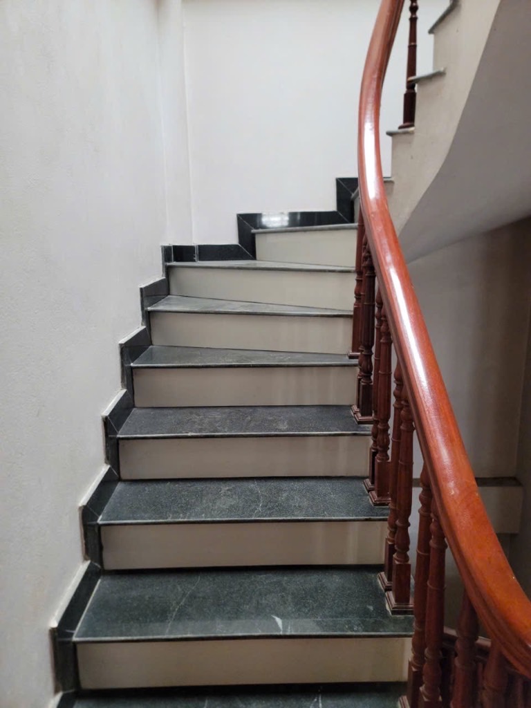 BÁN NHÀ GIA QUẤT, LONG BIÊN- LÔ GÓC-OTO-KINH DOANH- 45M-NHỈNH 6 TỶ(TL)