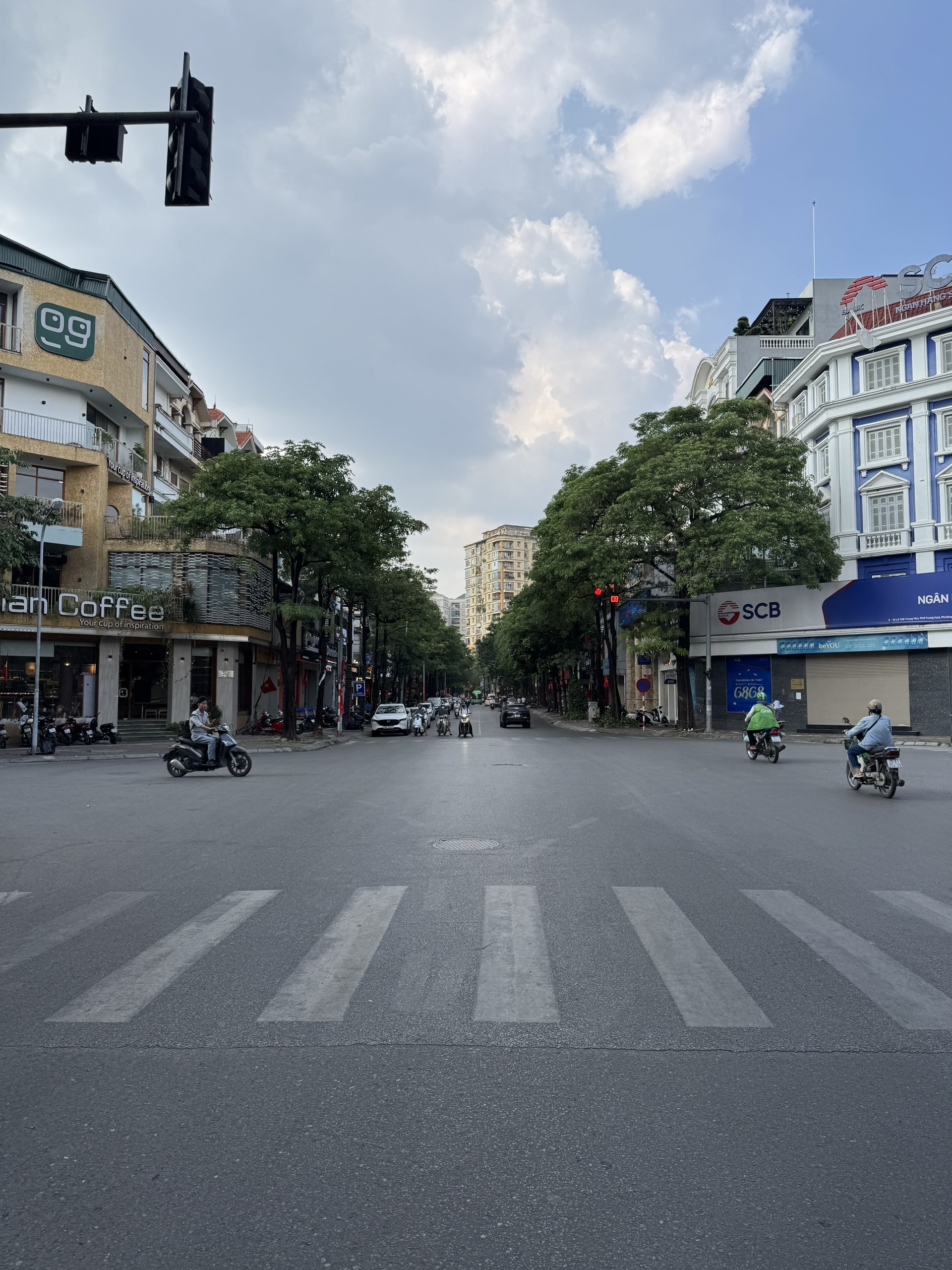 Bán nhà mặt phố Vũ Phạm Hàm- Trung Hòa – 100m – 5 tầng – MT: 6m – 56 tỷ