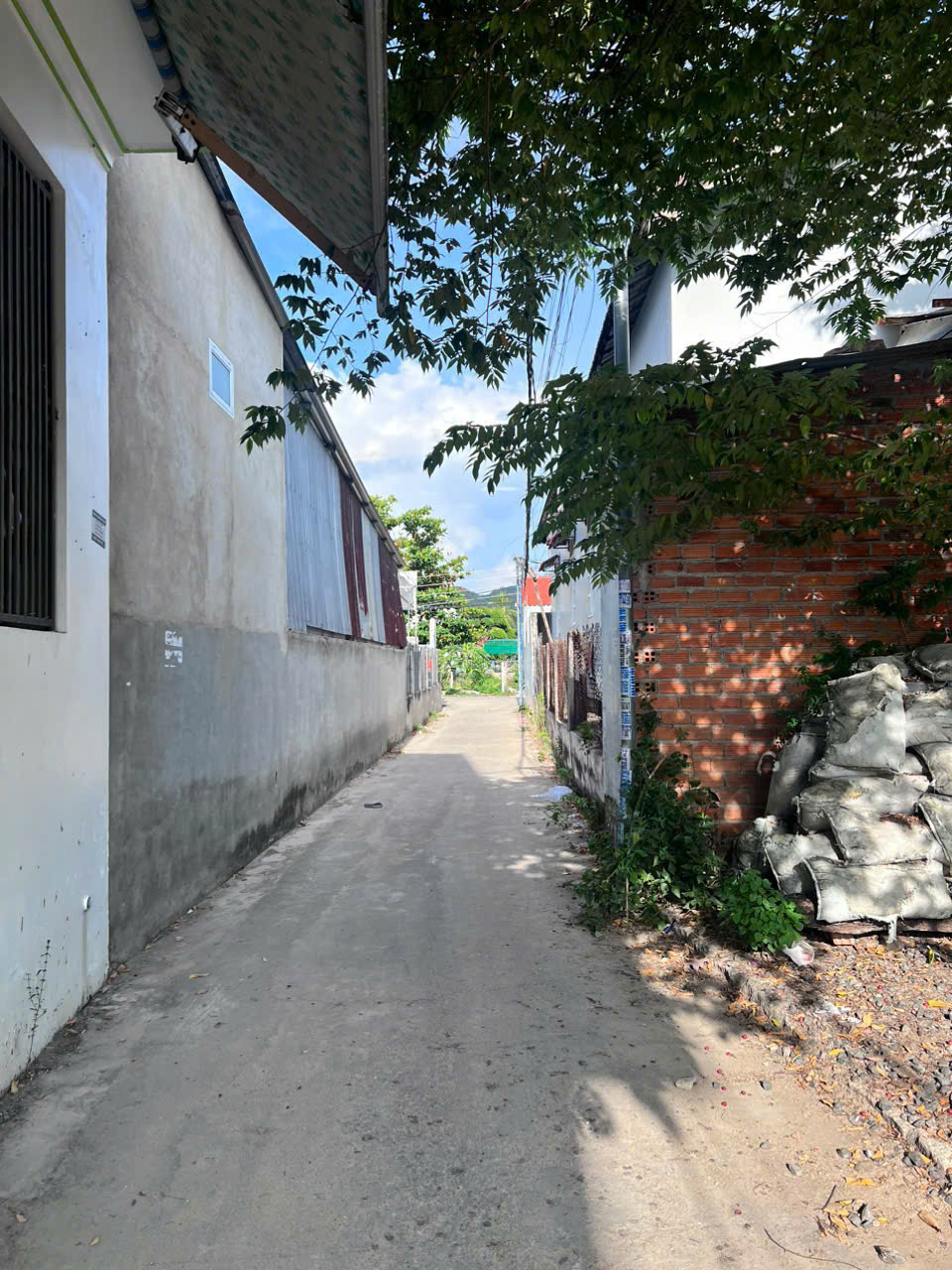 BÁN NHÀ CẤP 4 (kèm tặng 3 phòng trọ) THÔN XUÂN NGỌC, VĨNH NGỌC.