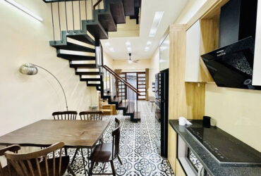 Nhà Tứ Liên phân lô – dân xây – ngõ thông – 20m oto giá nhỉnh 9 tỷ.