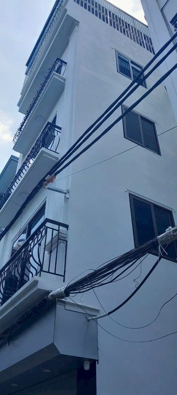 Bán nhà 5 Tầng DT 46M2, MT 4.9M, Gía 11 Tỷ NGÕ THÔNG – KINH DOANH – OTO QUA NHÀ