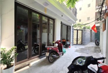 ĐỘI CẤN 35M-10,6 TỶ-NHÀ ĐẸP,THANG MÁY,NGÕ THÔNG,SÁNG,BA GÁC ĐUA,GẦN Ô TÔ