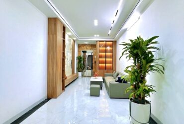 XUÂN THỦY 35M GIÁ 11,9 TỶ,20M Ô TÔ TRÁNH,NGÕ THÔNG,THANG MÁY,FULL NỘI THẤT