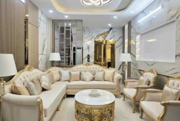 NHÀ PHỐ HOÀNG QUỐC VIỆT. FULL NỘI THẤT CAO CẤP, THANG MÁY,  Ô TÔ VÀO NHÀ. CHỈ VIỆC XÁCH VALI VỀ Ở NGAY. 30x5T