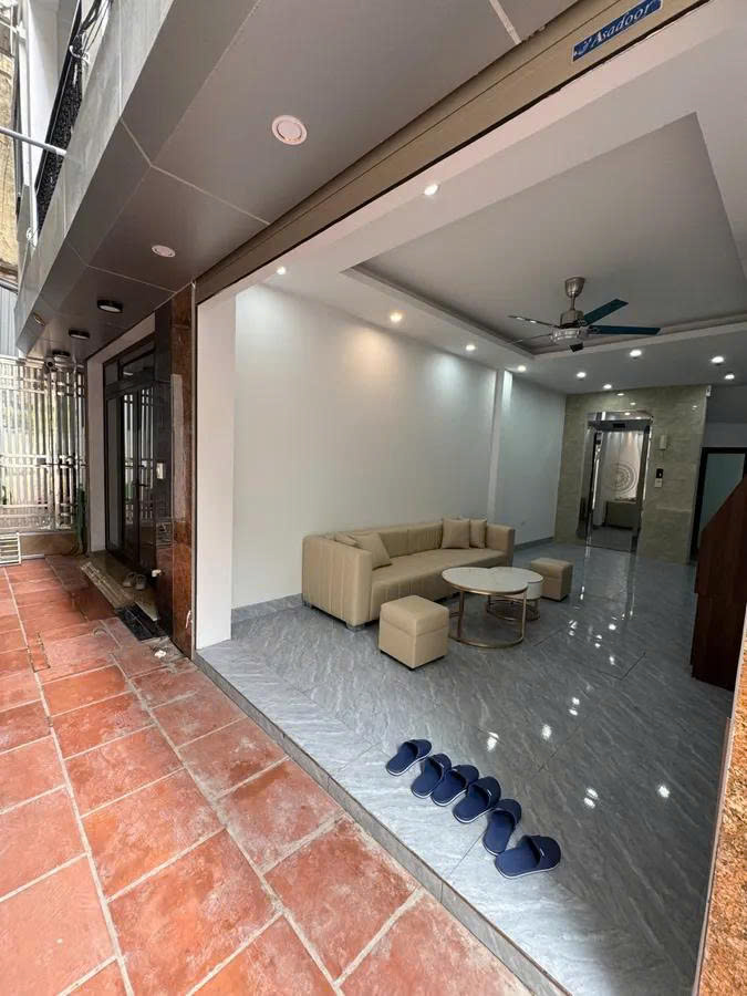 Bán nhà Văn Phú Hà Đông – DT 35M X 5 TẦNG – Có thang máy – Ra ô tô chỉ 3 bước chân