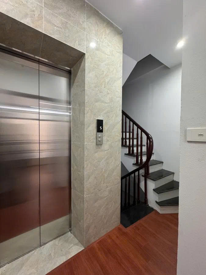 Bán nhà Văn Phú Hà Đông – DT 35M X 5 TẦNG – Có thang máy – Ra ô tô chỉ 3 bước chân