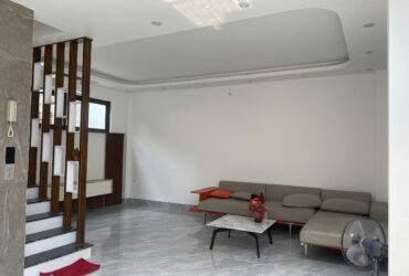 BÁN NHÀ PHỐ TRẠM, LONG BIÊN- OTO-THANG MÁY-2 THOÁNG-63M- NHỈNH 9 TỶ