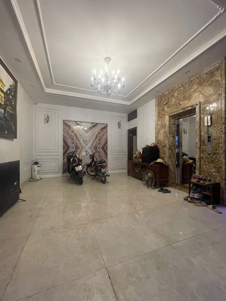 Nhà Đẹp Tứ Liên – Dân Xây – 7 Tầng – Thang Máy – 10m Ôtô – nhỉnh 15 Tỷ.