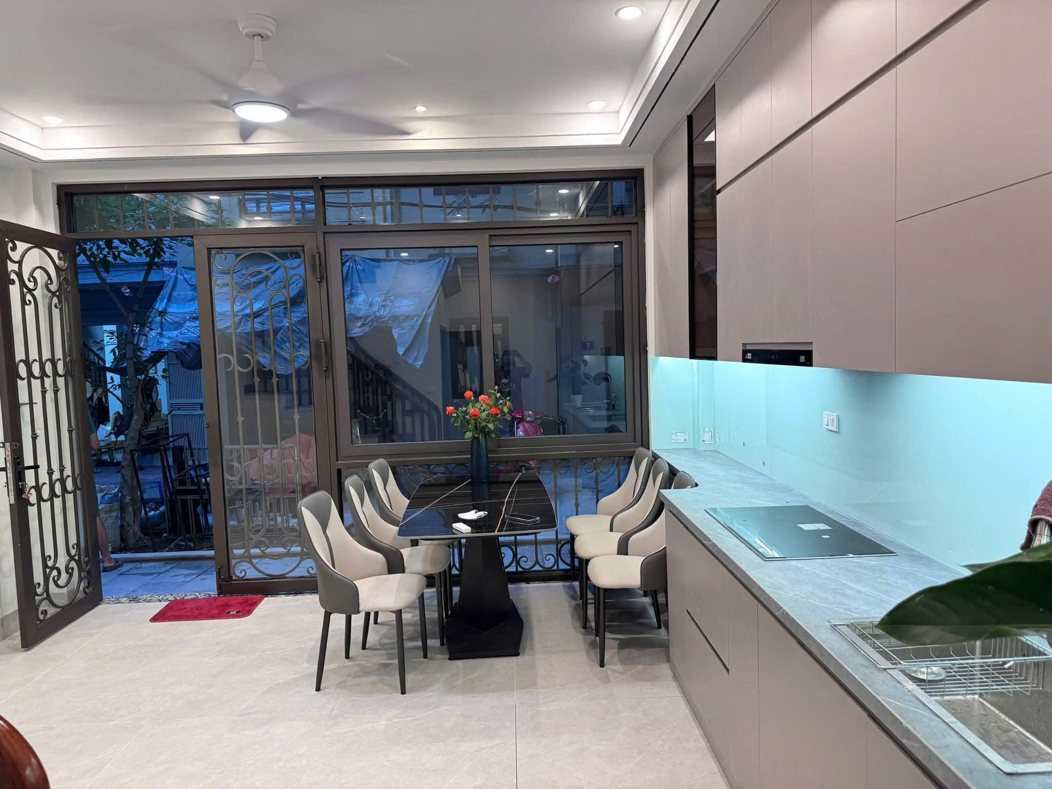 SIÊU PHẨM 6 TẦNG TẠI PHỐ HOA LÂM – VIỆT HƯNG GIÁ RẺ