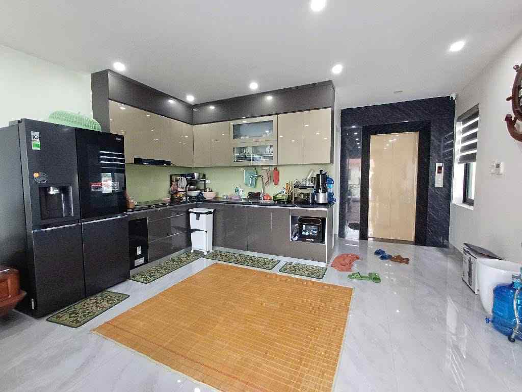 Bán nhà Tân Mai, quận Hoàng Mai 60m 7 tầng nhà mới cực đẹp thang máy, ô tô cất trong nhà, trước nhà ô tô tránh đỗ ngày đêm