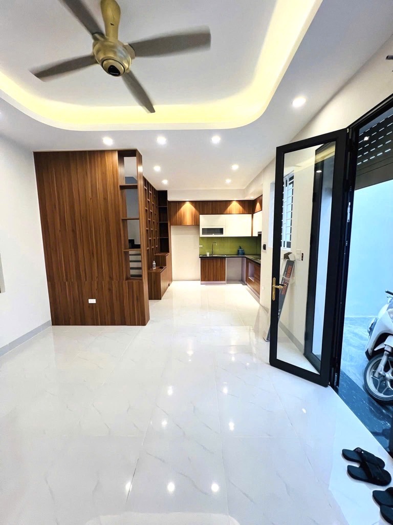 NHÀ ĐỘC, HIẾM, HÓT- XÂY MỚI _TÂY HỒ LỘNG GIÓ , CẦU GIẤY TRUNG TÂM- DẪN LÀ CHỐT_ 5 TẦNG – 72M2