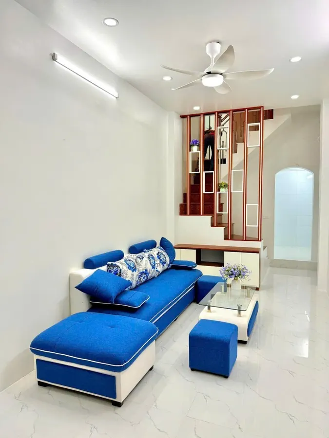 Bán Nhà Văn Chương 38m2.  4 tầng. mặt tiền 3m. giá 7.95 Tỷ Đống Đa Hà Nội