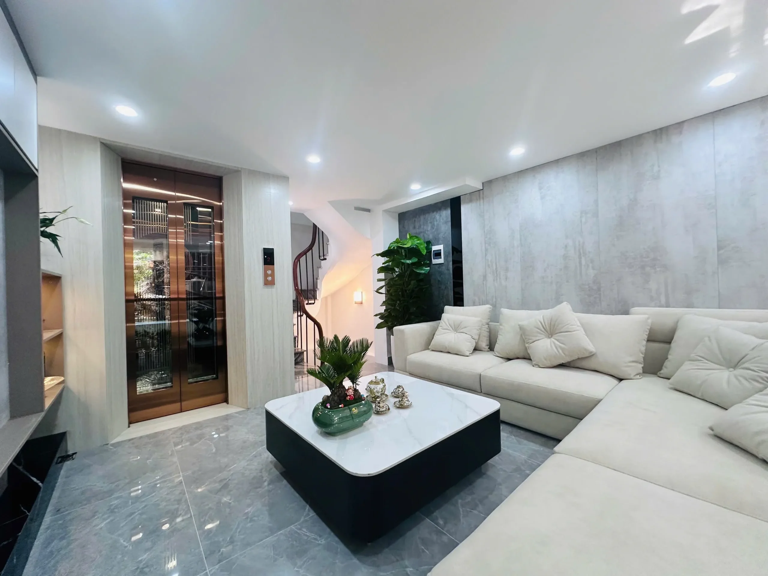 Bán Nhà Ngõ Gốc Đề 29/34m2. 7 tầng. mặt tiền 4m. giá 9.8 tỷ Hoàng Mai Hà Nội