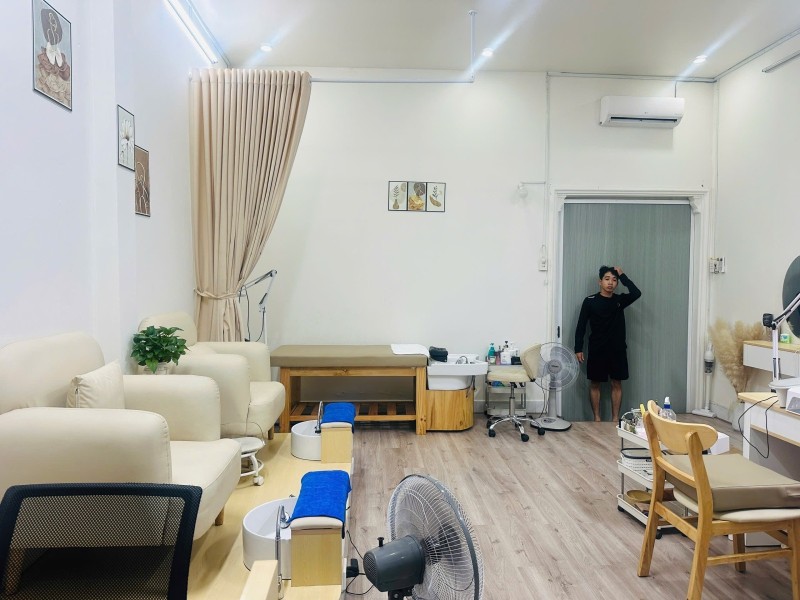 Bán nhà 2T MẶT TIỀN Nguyễn Thị Minh Khai,ngang 5M,ngay ngã 4 Chiêu Liêu