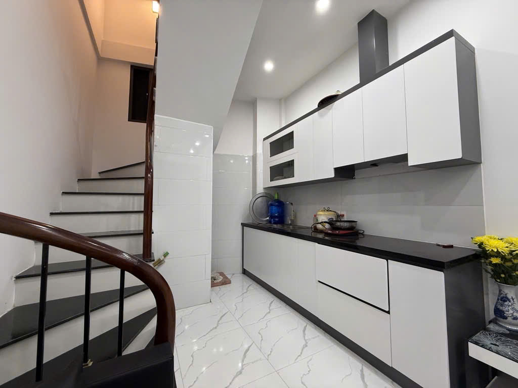 BÁN NHÀ ĐẸP – Ngõ Linh Quang – 5 tầng – Cách ô tô 30m – Gần cạnh hồ Linh Quang