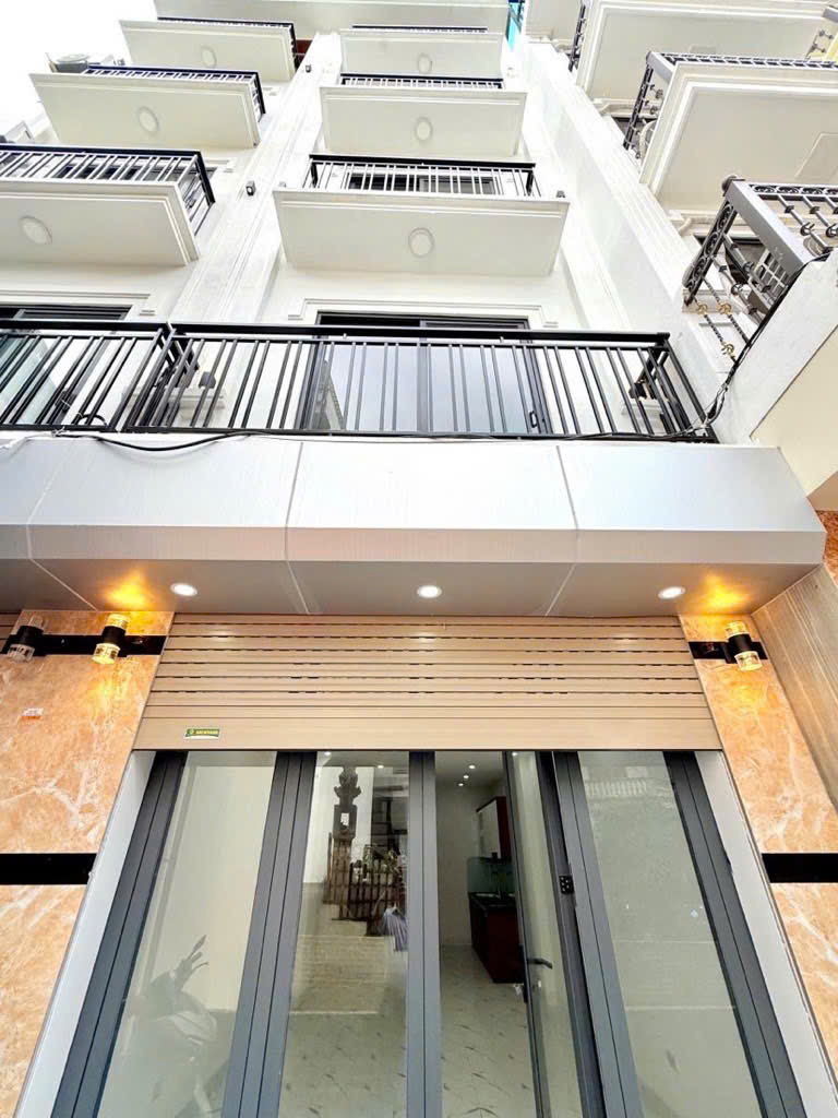 Bán nhà phố Hoàng Mai, Trương Định 33m, 5 tầng, 8.5 tỉ