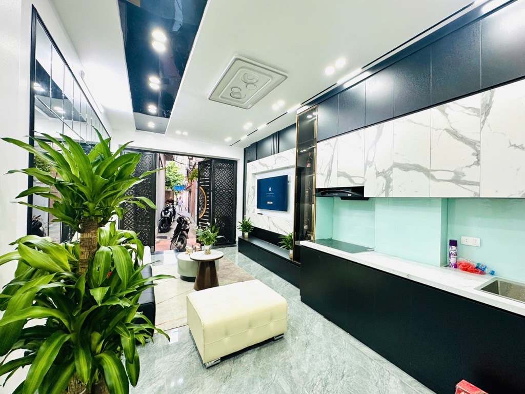 NHÀ ĐẸP CHỦ XÂY TÂM HUYẾT -5 TẦNG ĐỦ CÔNG NĂNG-GẦN HỒ TÂY-TẦM TIỀN CỰC HIẾM _32M2 – 8,25 TỶ