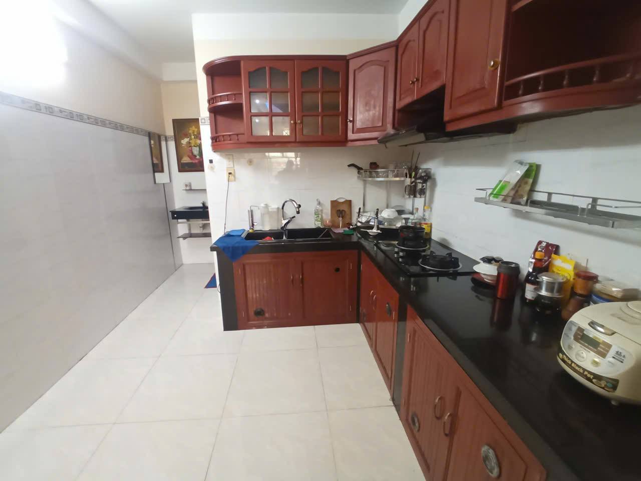 Bán nhà khu đường hoa Phan Xích Long, Phú Nhuận, phù hợp mua ở, cho thuê giữ tiền