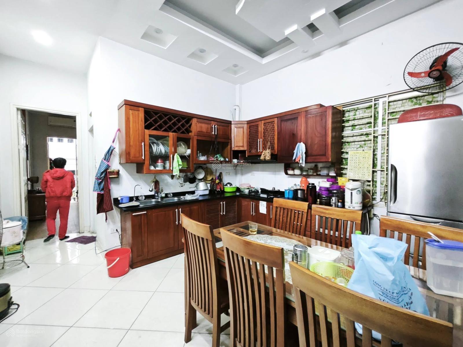 Bán nhà Định Công- Gần KĐT, trường, chợ, ô tô- Dân xây- 35m, 6 tầng. Giá 10.5 tỷ