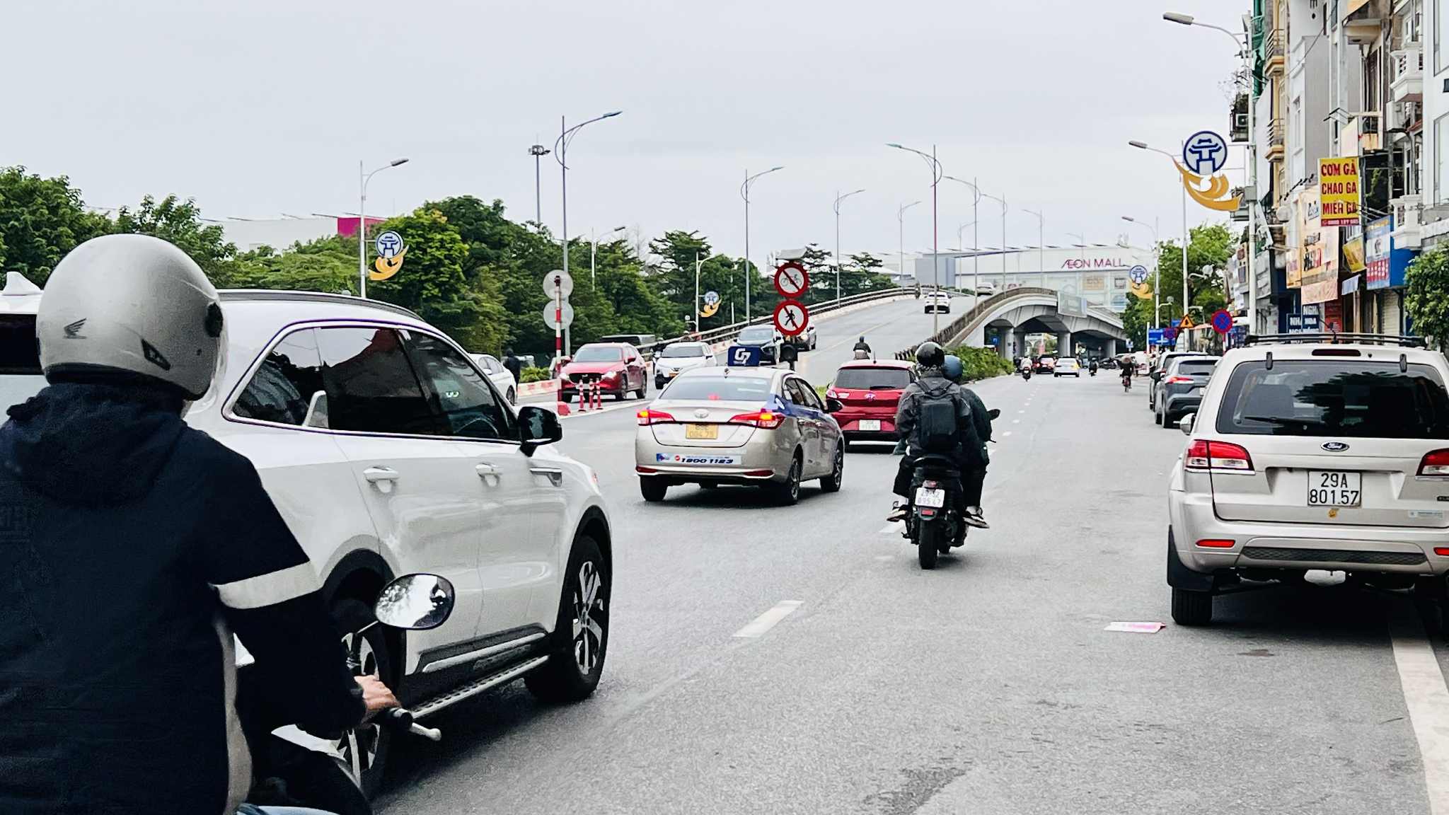 bán nhà Cổ Linh, lô góc, vỉa hè, xe container quay đầu