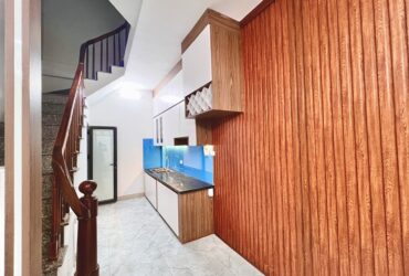 BÁN NHÀ GIA QUẤT LONG BIÊN, NHÀ MỚI-GẦN CHỢ-OTO-32M NHỈNH 5 TỶ