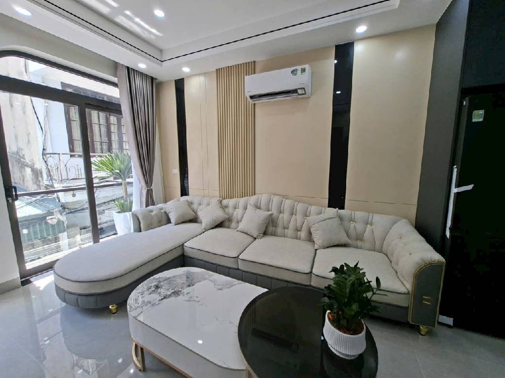 BÁN NHÀ HỒNG TIẾN LONG BIÊN, THANG MÁY-OTO THÔNG, ĐỔ CỬA-40M-NHỈNH11 TỶ